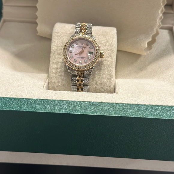 26mm women’s Rolex bust down watch - oyster pearl dial with diamonds bezel - Picture 6 of 16